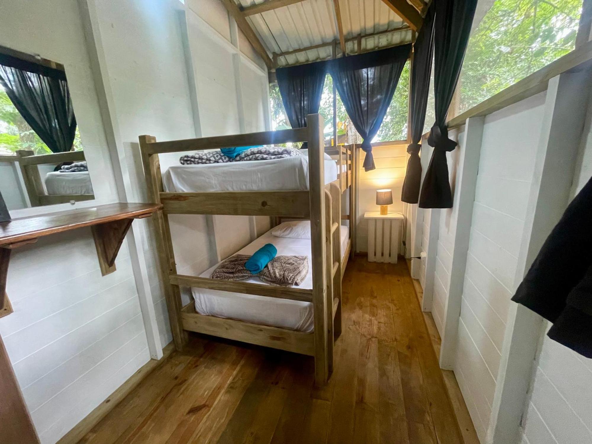 Boatique Hotel And Marina Rio Dulce Phòng bức ảnh