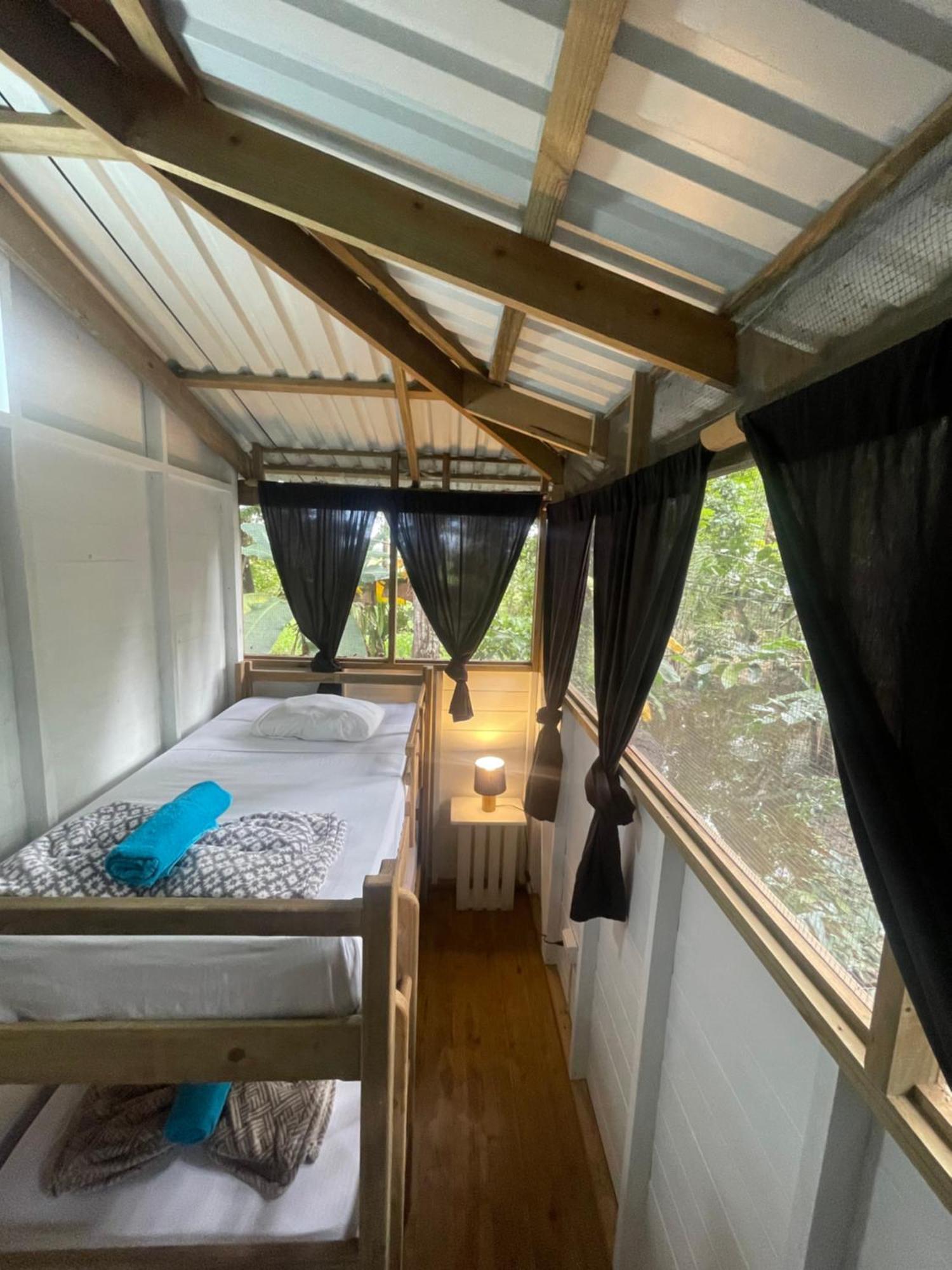 Boatique Hotel And Marina Rio Dulce Phòng bức ảnh